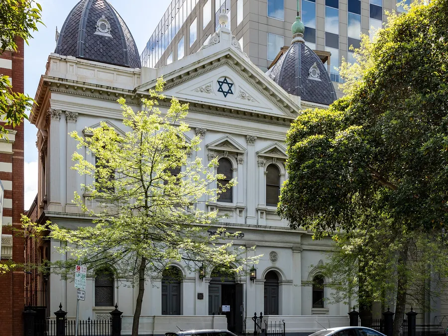 Australian Automotive Guide — on location